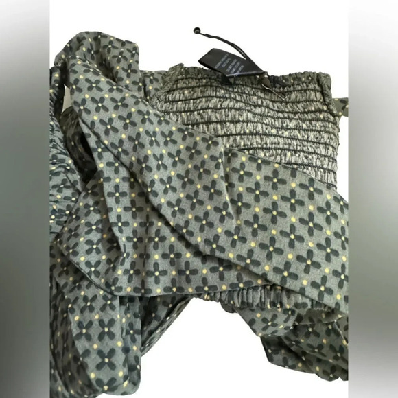 NWT Olivaceous Off shoulder tie front crop top small - Picture 5 of 5